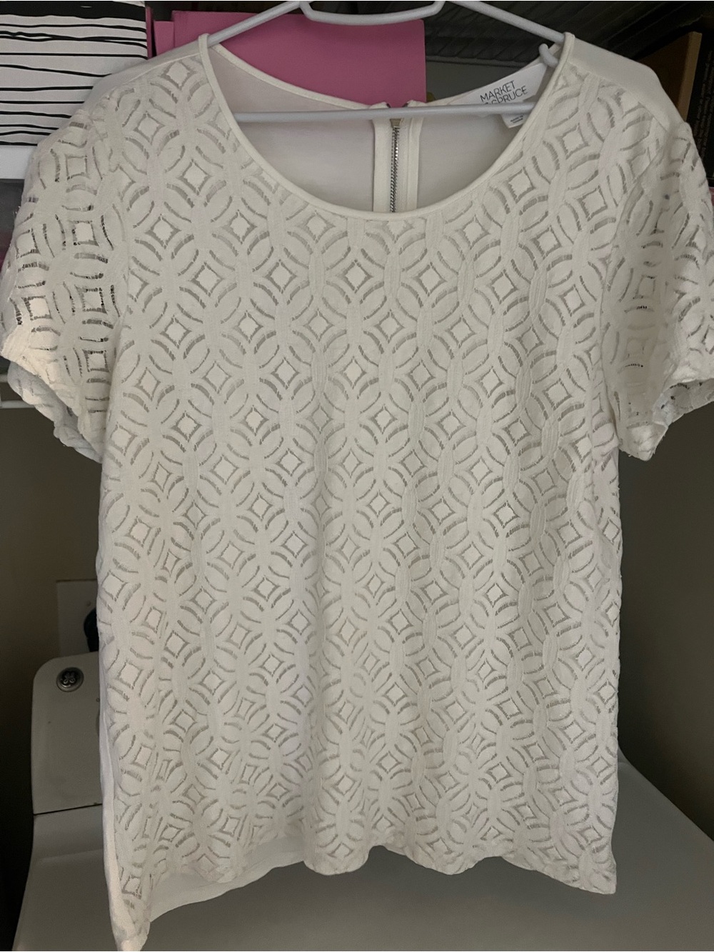 Market & Spruce White Geometric Lace Short Sleeve Top